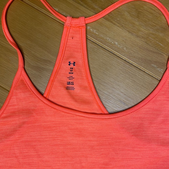 BNWT UNDER ARMOUR HALTER TANK XS - Picture 2 of 3